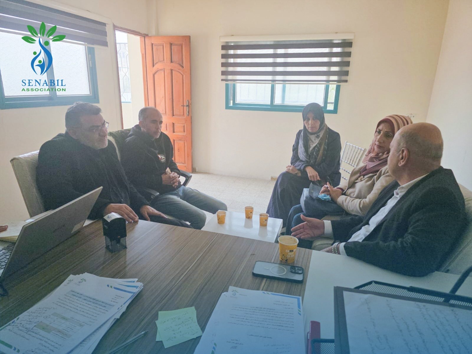 وفد من جامعة فلسطين يزور مؤسسة السنابل لبحث سبل التعاون المشترك