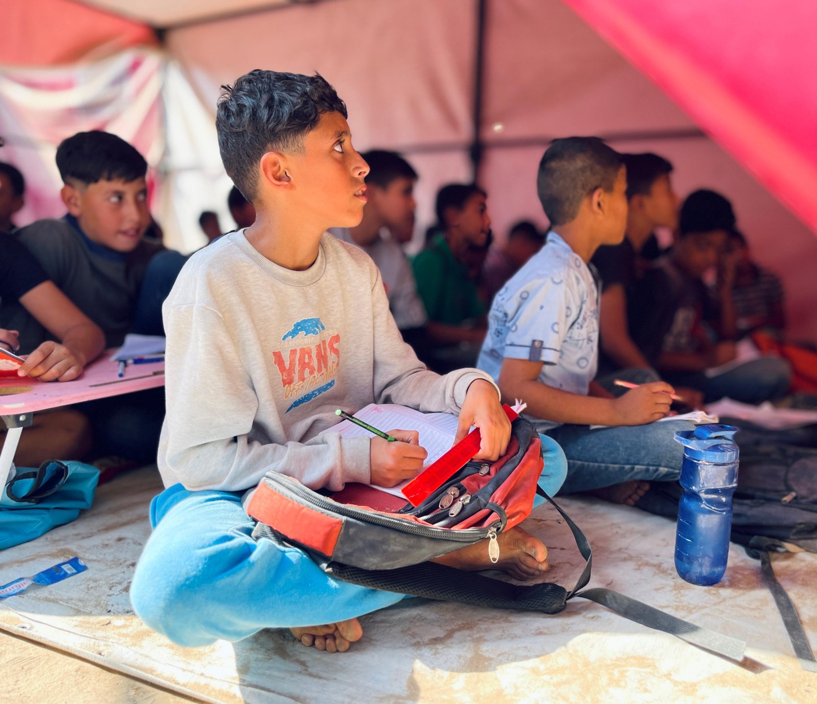 إنشاء مدرسة السنابل دير البلح 2 الميدانية كمنظومة تعليمية طارئة لضمان استمرارية التعليم خلال الحرب