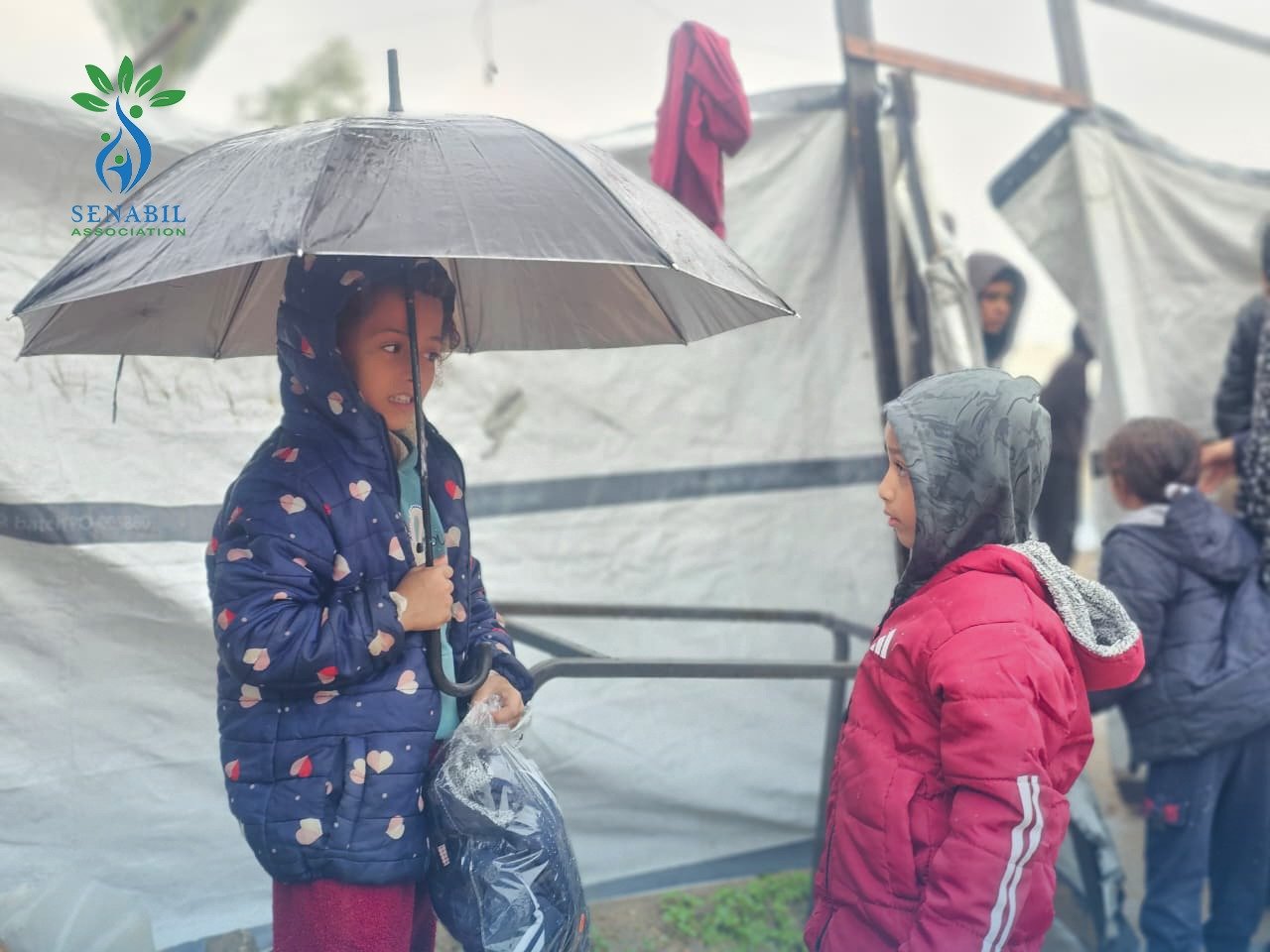 استجابة إغاثية طارئة للمنخفض الجوي في شمال وجنوب قطاع غزة ضمن حملة "شتاء غزة.. سلام ودفا"